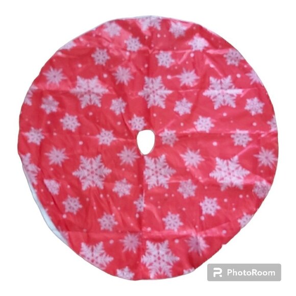 Nwot Large Red Christmas Tree Skirt With White Snowflakes - Picture 1 of 2